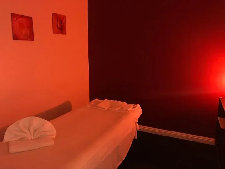 https://cdn.salonspotlight.com/photos/g31DmuZEupEx28BSyJhb/99883613-b866-4a1d-88a9-5804105c393b_720x720