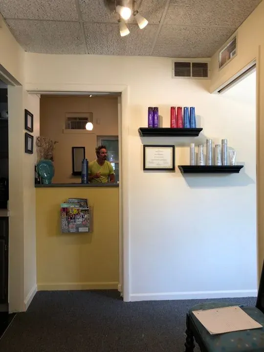 https://cdn.salonspotlight.com/photos/g6Q1tcdM4TmR0GTwyuxB/b595c5b7-1484-4a64-9e8f-4dc44d7fdabd_720x720