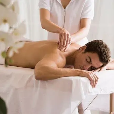 https://cdn.salonspotlight.com/photos/g6fArKcIuZaIlFYyFY1M/4e3ddfd3-64ba-4867-8137-796b0a02a8af_720x720