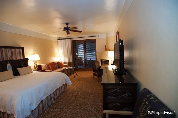 https://cdn.salonspotlight.com/photos/g7mRINbZ3nwUlUWEpjeU/8c40879e-4f3e-4f24-92b1-6ee84b73382f_720x720