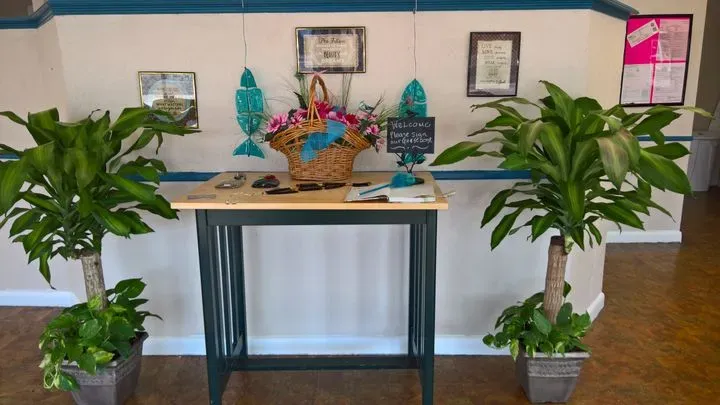 https://cdn.salonspotlight.com/photos/g9hyqnGKictGSc3Ttwm7/57db73b7-79f6-4d1e-bdc9-c16da087b804_720x720