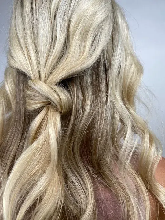 https://cdn.salonspotlight.com/photos/g9yDxxbvtysUALtSjMld/46b10db0-bbf4-4472-96c0-f11e2181c756_720x720