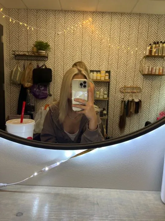 https://cdn.salonspotlight.com/photos/g9yDxxbvtysUALtSjMld/591d9914-00e2-4556-b7db-409d5e074f24_720x720