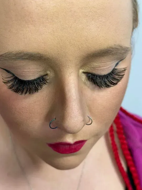 https://cdn.salonspotlight.com/photos/gBJv9e7S3vBfmGD8fzbF/ceea95d7-9d5f-4b2f-94eb-44b976b58b8a_720x720