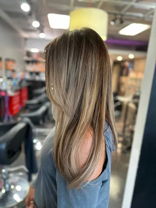 https://cdn.salonspotlight.com/photos/gBfbVjteDAkpHs8tue6h/1b879d04-d851-43a0-b884-5ae11f536c86_720x720