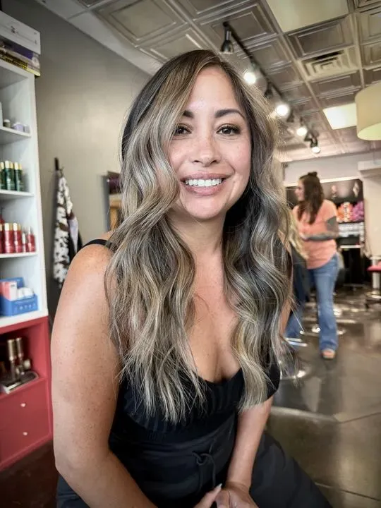 https://cdn.salonspotlight.com/photos/gBfbVjteDAkpHs8tue6h/cd7431b8-bb2f-4610-8b5e-afd460008e57_720x720