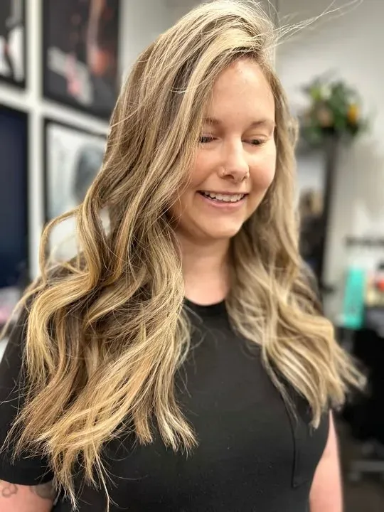 https://cdn.salonspotlight.com/photos/gBfbVjteDAkpHs8tue6h/efaae98a-50e8-497a-a7f7-8a532eba92f9_720x720