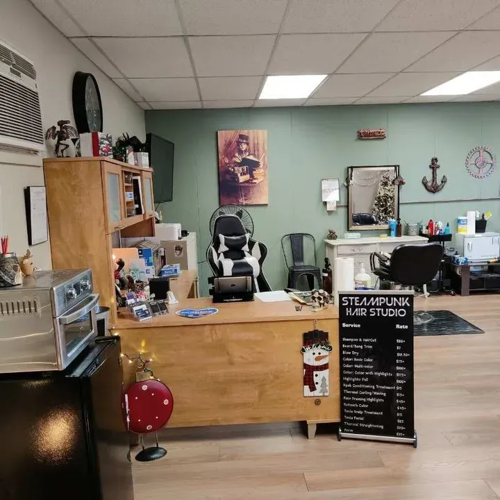 https://cdn.salonspotlight.com/photos/gCLup5DyxrKsfRTrA2Pl/028a79f6-5f0d-4756-b228-d33c8b372d05_720x720