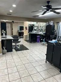 https://cdn.salonspotlight.com/photos/gCpydwry5PVmClyMfhhc/9d4967ea-8944-4958-9681-1e059015caf0_720x720