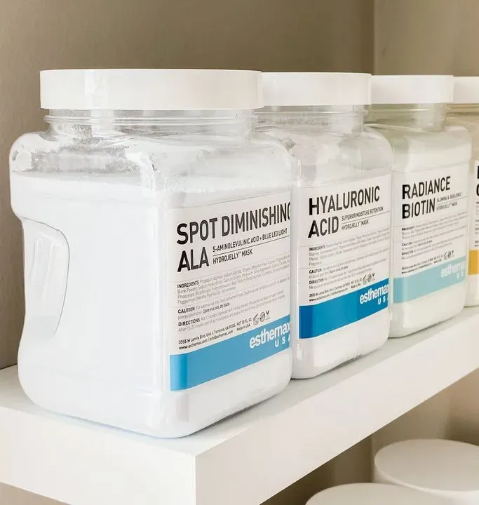 https://cdn.salonspotlight.com/photos/gDsGNrQWauXJNQv335vR/303a3b02-4e6c-4e6e-988a-9ffab1aa1a56_720x720