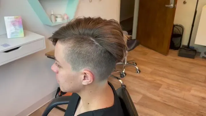 https://cdn.salonspotlight.com/photos/gEWw3TgAuyoTCWux4hvf/0473cb86-f9c5-4bba-b5b2-34b7e40048f1_720x720
