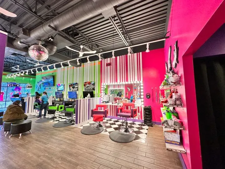 https://cdn.salonspotlight.com/photos/gHNP22OL3TcJfXjIpmzE/d1fbe2d1-9afc-4e70-b18b-f067d5267020_720x720