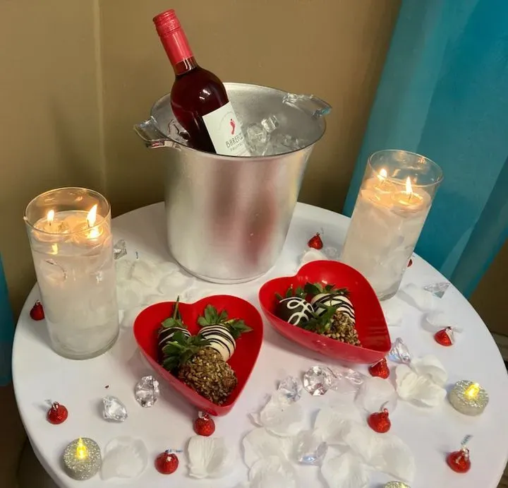 https://cdn.salonspotlight.com/photos/gJPfMOoLl00oYH93RqEB/86624a78-6523-428d-bc3a-83fe13c30d4e_720x720
