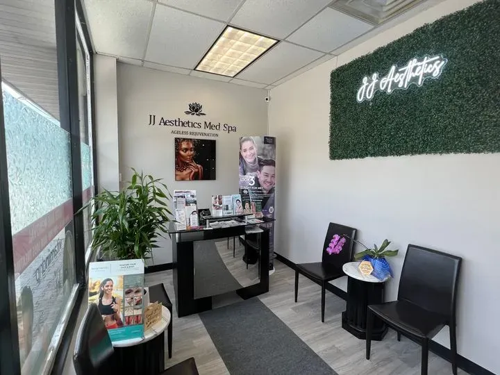 https://cdn.salonspotlight.com/photos/gJgtd8wxOtCviToCi4Lg/86365a1c-35ca-41c8-9074-b27a06db5a19_720x720