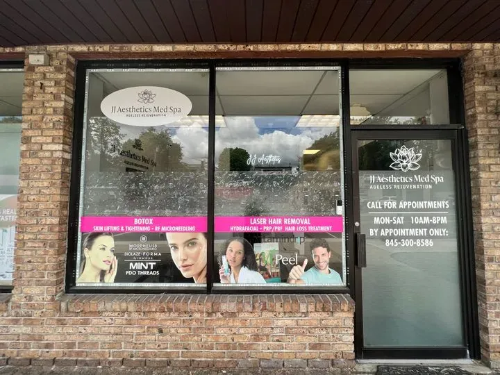 https://cdn.salonspotlight.com/photos/gJgtd8wxOtCviToCi4Lg/b2a862b5-1c13-4644-9f4d-e1f784ac2308_720x720