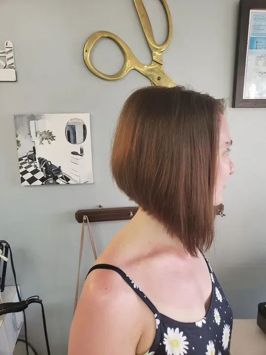 https://cdn.salonspotlight.com/photos/gM2sMXa5QZNwRhPqtjBc/dee83d41-b6da-416f-a020-a5b566079cbf_720x720
