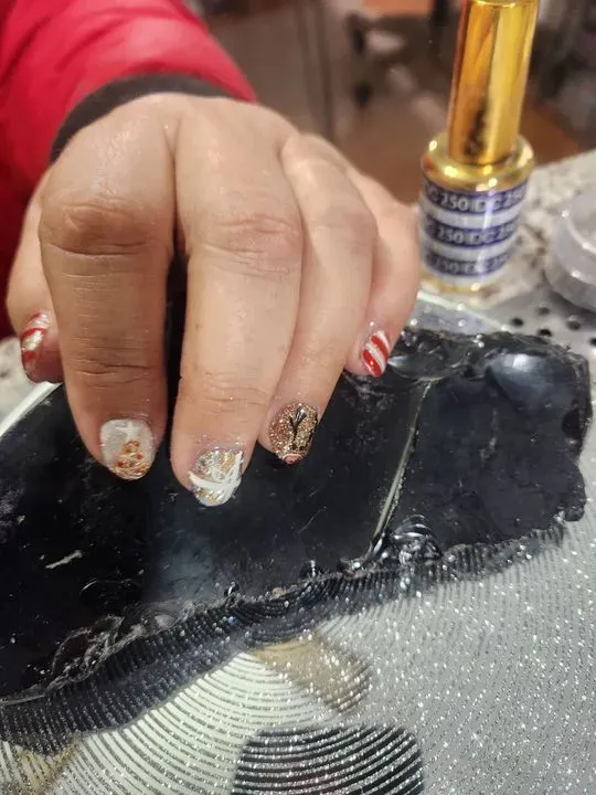 https://cdn.salonspotlight.com/photos/gRbu2Jwb3EuiFTzUI34I/0cc6428c-795e-4136-b346-fee56fc3049b_720x720