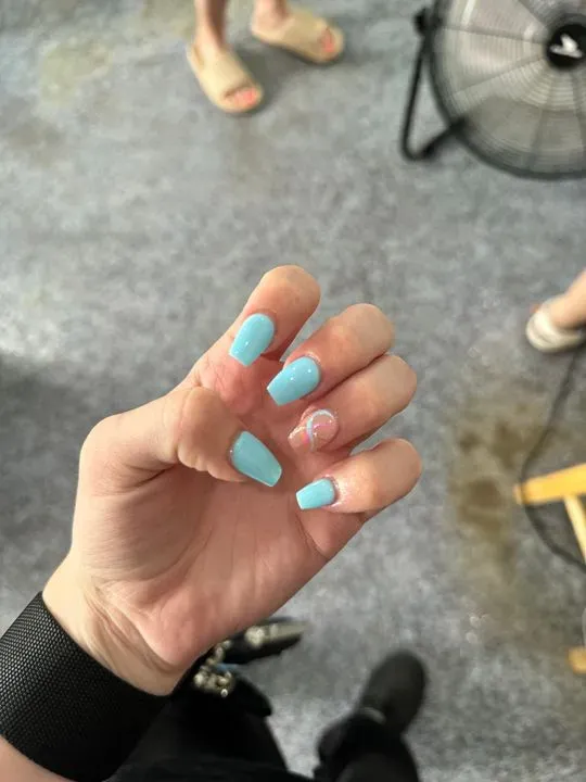 https://cdn.salonspotlight.com/photos/gSEkmKB6Xa0ceqGnDIr2/1f91916f-7694-4a7f-b9d4-e1b678b9de4c_720x720