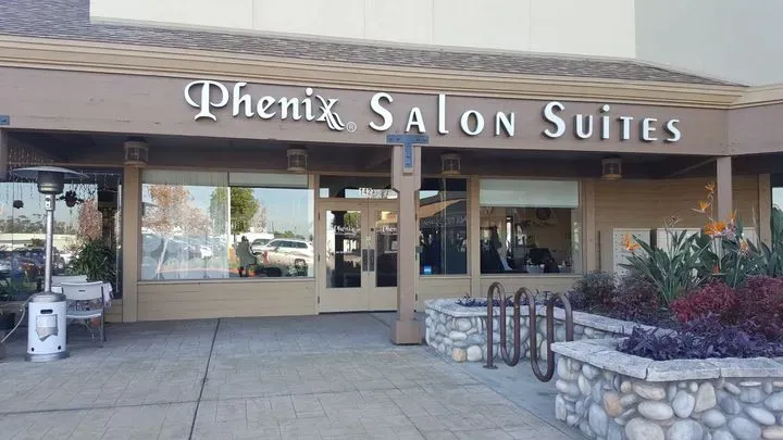 https://cdn.salonspotlight.com/photos/gT8hGTRo1RfX1FDRZPda/22e9ddc1-60bd-43e0-9e54-01dbbce368e0_720x720
