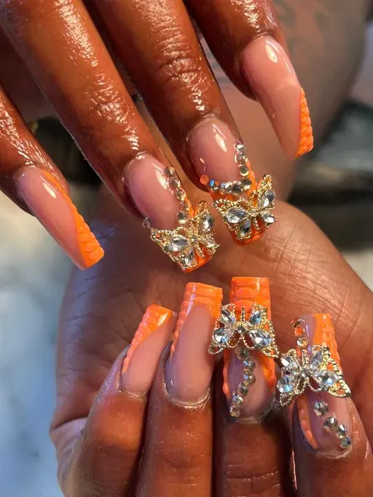 https://cdn.salonspotlight.com/photos/gU86YQXouRJeTDpapM39/4fe175eb-9210-46a2-8a46-5f7ee6ab8632_720x720