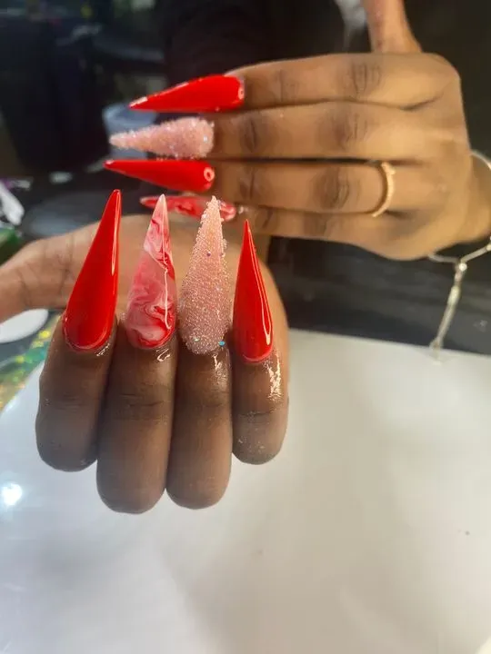 https://cdn.salonspotlight.com/photos/gU86YQXouRJeTDpapM39/e8c6be65-b8aa-40f8-b7be-513b472eab74_720x720