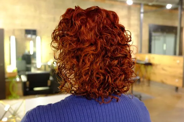 https://cdn.salonspotlight.com/photos/gVasWeAUmOnNP8dKfugq/71c63713-697e-4d25-add6-bfea1c3c04ee_720x720