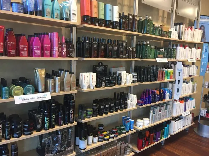 https://cdn.salonspotlight.com/photos/gVv7ClMODO3PwkK17Pi9/bc7ed550-64de-42ec-ad91-05e720c49515_720x720