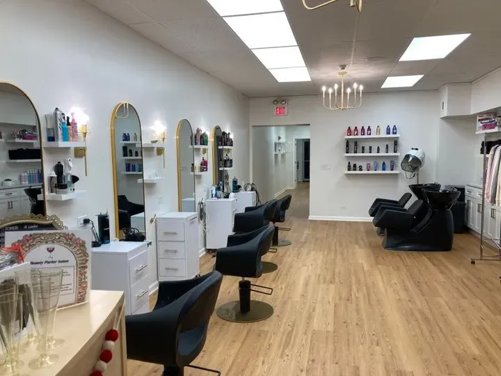 https://cdn.salonspotlight.com/photos/gWRIcJU3kT2AGg6qe1lb/4ac61f99-7e80-400e-b216-bd52ccdbb242_720x720