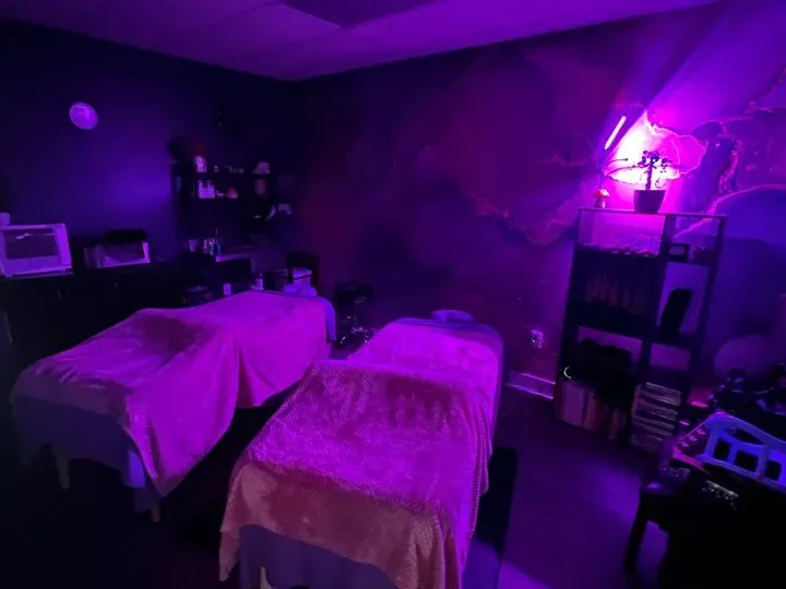 https://cdn.salonspotlight.com/photos/gXGCdMBJ5DqegJ01rahn/db61224f-d42b-4c72-89aa-81f7e3ba209f_720x720