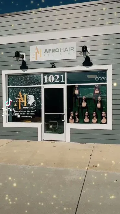 https://cdn.salonspotlight.com/photos/gXfrTcEF9gLtU4zPF5xw/6b07357f-94aa-4a57-9998-cb9263bb0560_720x720