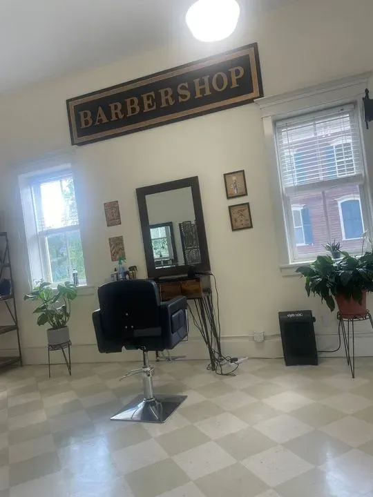 https://cdn.salonspotlight.com/photos/gYhvoqDVA6CVL61utj1j/78139672-f184-4aa1-8be6-fd3f3e67c65e_720x720