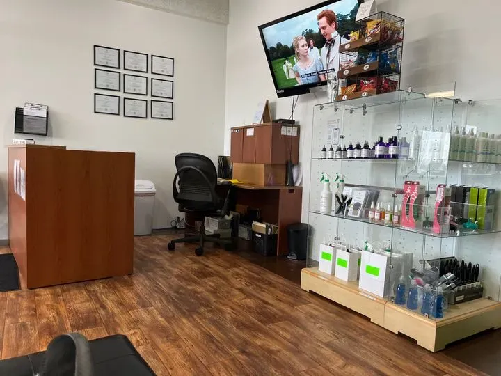 https://cdn.salonspotlight.com/photos/gaJgLdA0kAXVy39nmd9x/7d8c83c0-55b4-47b5-aa59-5b9def10f02a_720x720