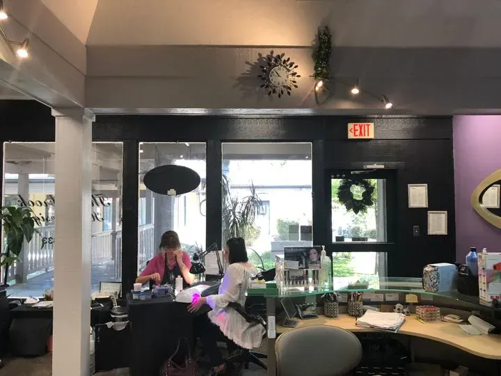 https://cdn.salonspotlight.com/photos/gapEaA73V8ytkv2gaHw0/0233acec-f940-49bf-a98b-8e056409b6de_720x720