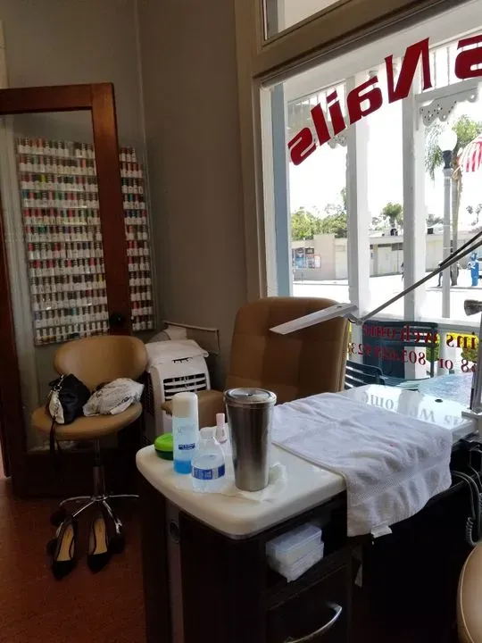 https://cdn.salonspotlight.com/photos/gcmaMcgjrYH0sQnC3Qgn/98c3682a-dbf6-4063-b7ff-e8e824621207_720x720