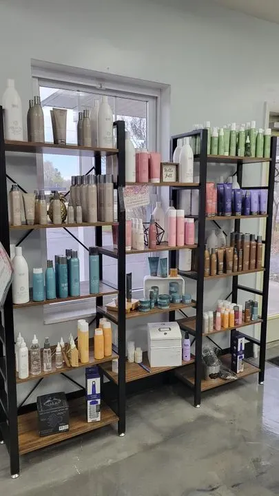 https://cdn.salonspotlight.com/photos/gco6ne4CLbrj7poGzctn/4c339779-05c5-4c80-ae29-4fd9d6b93a5e_720x720