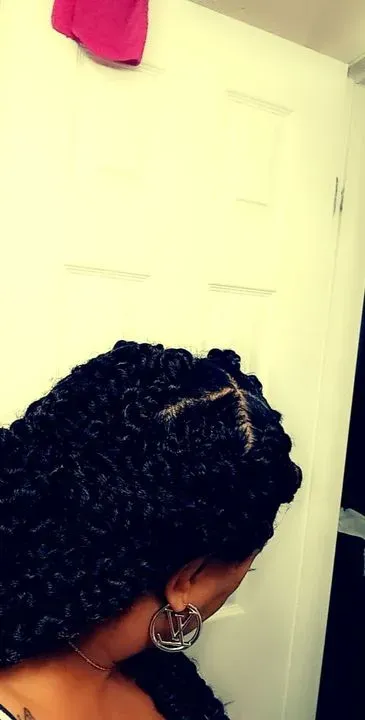 https://cdn.salonspotlight.com/photos/geCirlsJIQgZPI1imBuY/bc7e290b-f55a-4713-a10f-a4d5ae2e6a0c_720x720