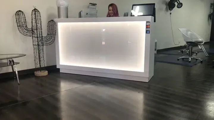 https://cdn.salonspotlight.com/photos/ggYjjLL9QGKfZeI4yTVr/a8417993-ae7d-4e7a-95e2-93d7da4185bd_720x720