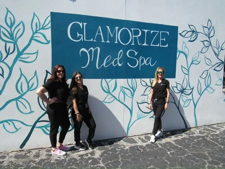 https://cdn.salonspotlight.com/photos/ggccyNnKKWfK46W751WE/bee0a854-cf04-4657-879c-42c8e68bfe71_720x720