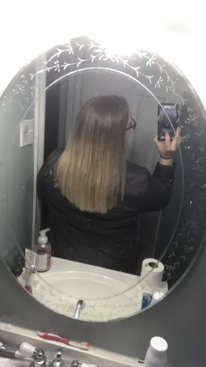 https://cdn.salonspotlight.com/photos/ghggXlcupVT1tipiFugQ/44f2d85f-7dd0-486a-b253-538e5e84dbc6_720x720