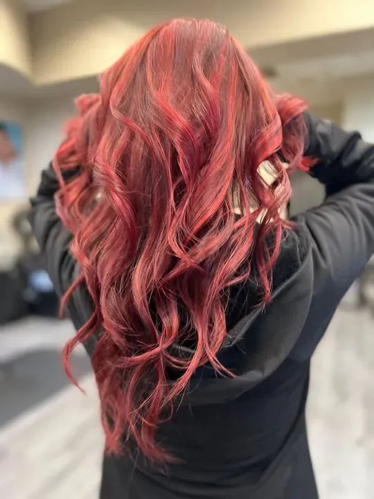 https://cdn.salonspotlight.com/photos/gitosG3AhitMYzausqmP/32e9c245-8736-4202-949f-36780eee8bff_720x720