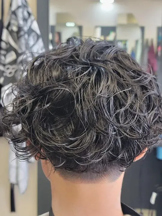 https://cdn.salonspotlight.com/photos/gitosG3AhitMYzausqmP/bf284c18-7ea0-48b3-90a6-e0f295c525f8_720x720