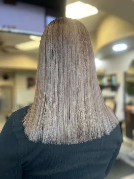 https://cdn.salonspotlight.com/photos/gitosG3AhitMYzausqmP/e5842be4-5066-4070-9cd2-c43548de6a8e_720x720