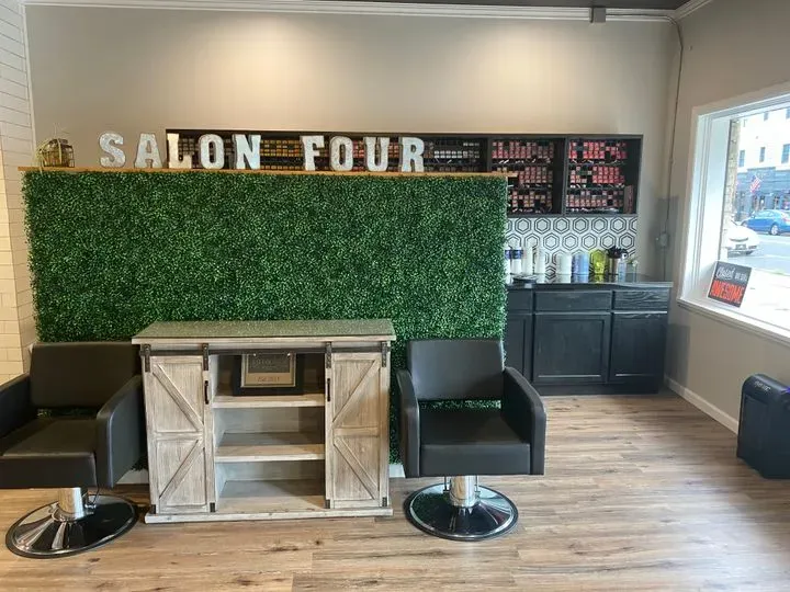https://cdn.salonspotlight.com/photos/gjhdwDEO2NcRCAdDU6k2/97bbb113-2534-49a2-99d6-596aa1eec5eb_720x720