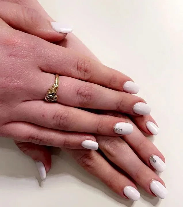 https://cdn.salonspotlight.com/photos/gk7SJhfsRQsw7ALCzZlr/5fc01e92-bcc9-4ff5-bce0-f89020f1d88b_720x720