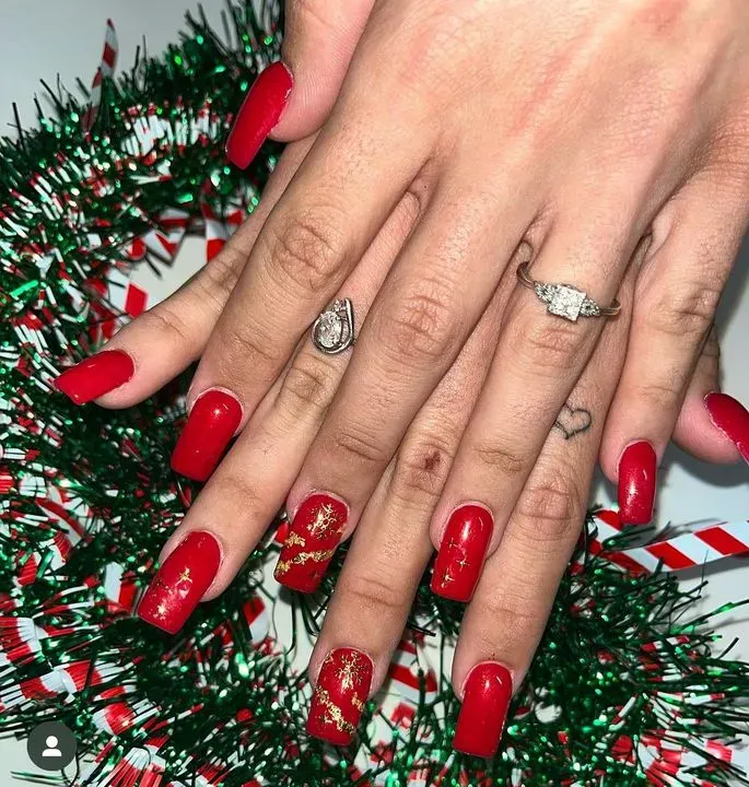 https://cdn.salonspotlight.com/photos/gk7SJhfsRQsw7ALCzZlr/84b42ca6-8885-4098-ad57-bcb471bc3915_720x720