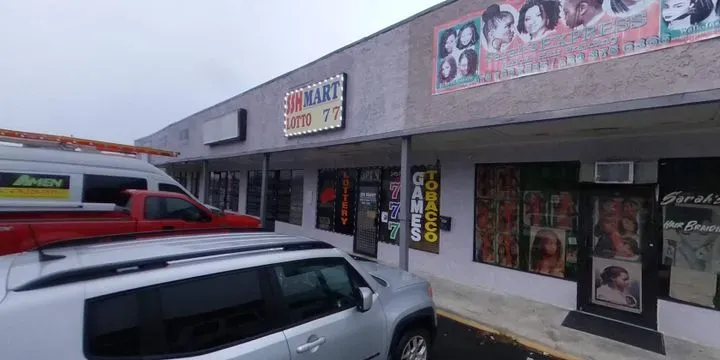 https://cdn.salonspotlight.com/photos/gktBywdpdszf9T6R70WK/6c72f269-1780-4378-b3ec-d498020bc22d_720x720