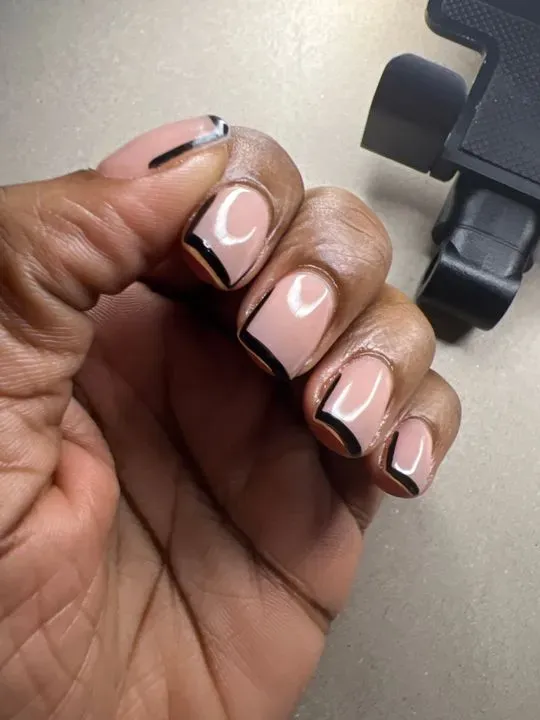 https://cdn.salonspotlight.com/photos/glIzthBKwzwDcgLVeRAE/b0eac65c-e0cb-4ef6-ae6b-66fd5b1473aa_720x720