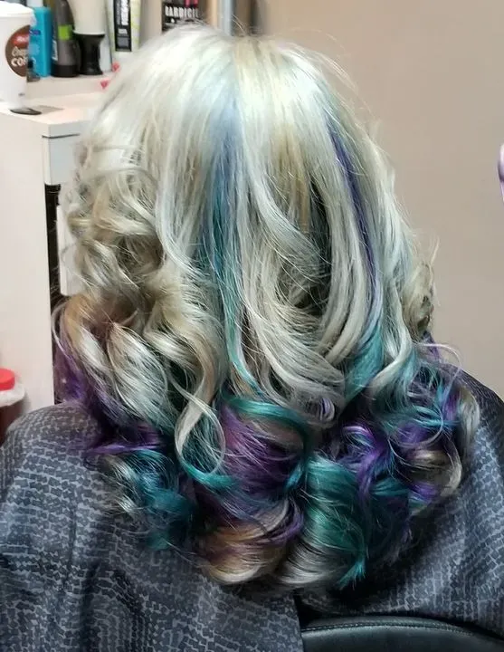 https://cdn.salonspotlight.com/photos/gmV0jJiiM1RYd2S2lpLG/fb5eb092-7c5d-4e45-8cc8-357d8a17d933_720x720