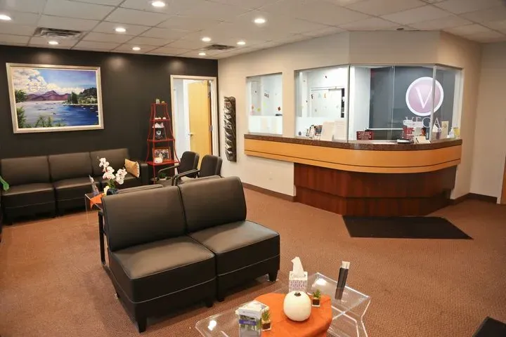 https://cdn.salonspotlight.com/photos/gn49PFE6WVFbBVifMzms/20cf70a0-54be-42a2-b895-7222388d0062_720x720