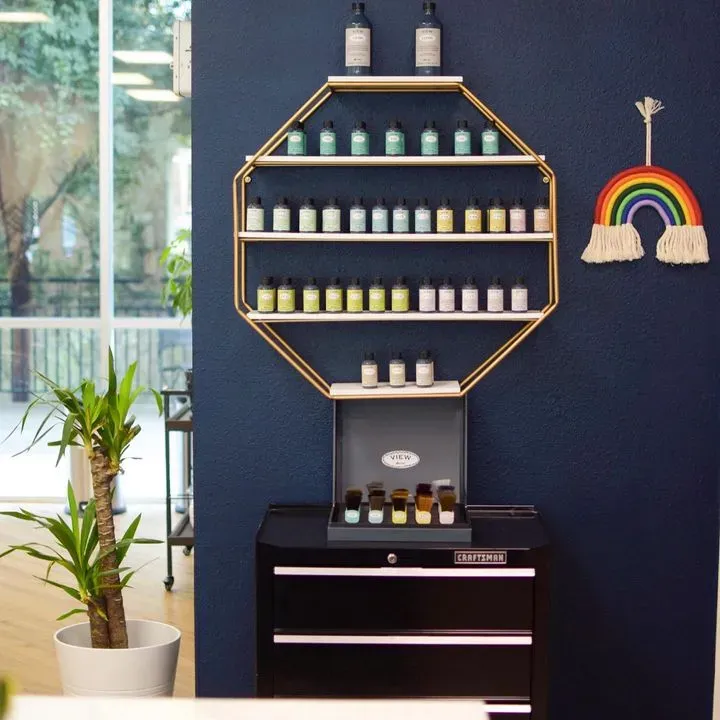 https://cdn.salonspotlight.com/photos/goczi7aibd0YQmUmVzX2/f8749024-7b40-4704-a6bc-8389965899f1_720x720